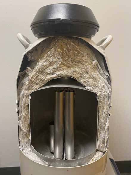 液氮罐內(nèi)部 液氮罐內(nèi)部